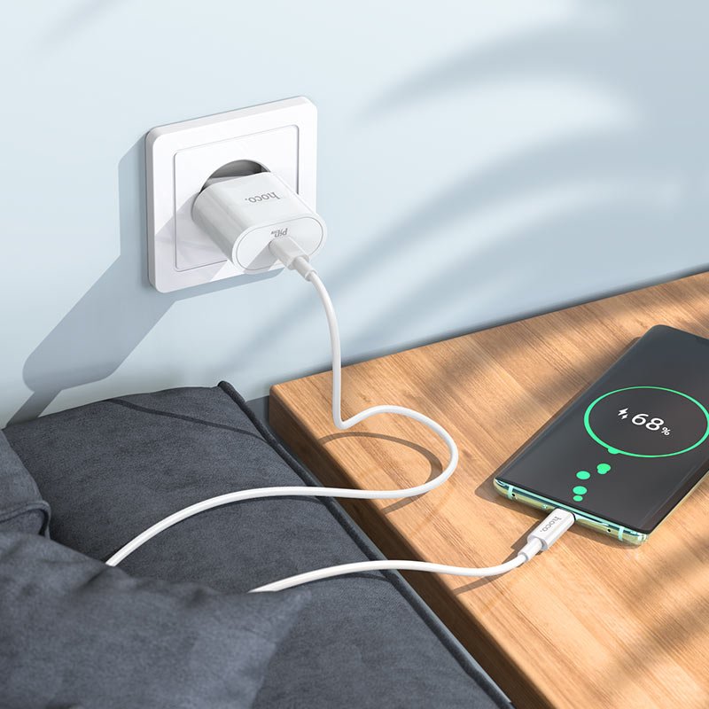 hoco-c94a-metro-single-port-pd20w-wall-charger-eu-tc-to-tc-set-interior.jpg